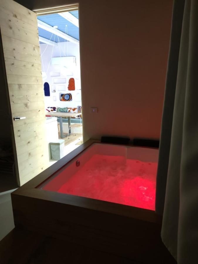 Casa Mediterranea con JACUZZI in Terrazza , vicino OSTUNI al Mare Specchiolla Esterno foto
