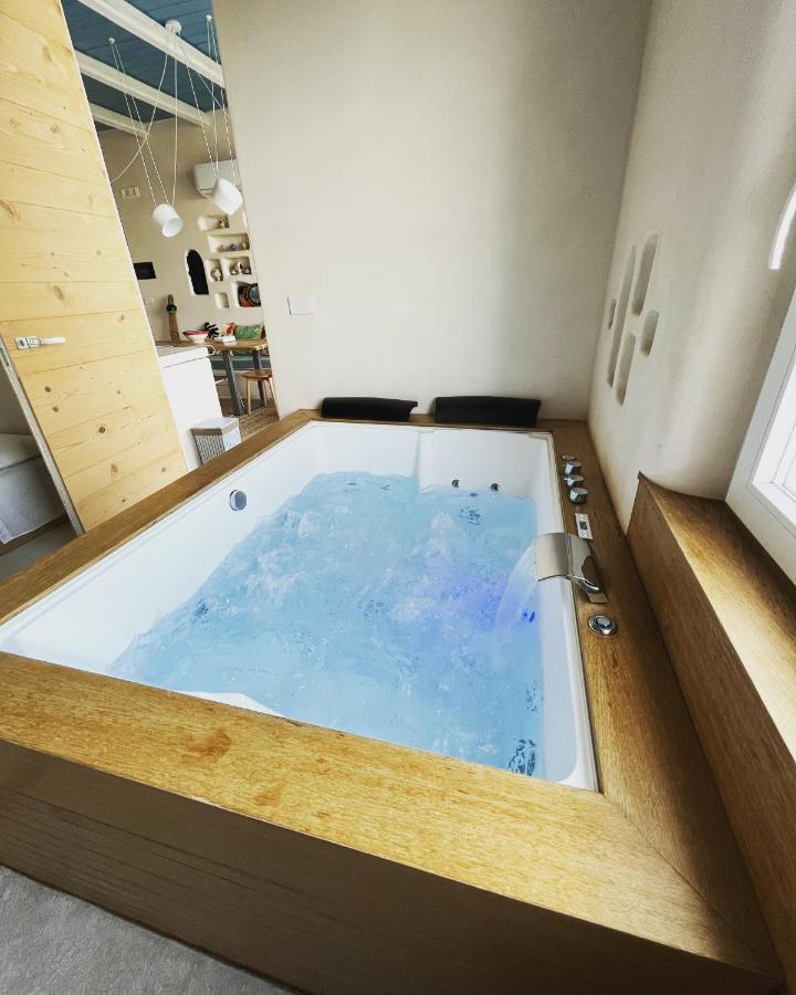 Casa Mediterranea con JACUZZI in Terrazza , vicino OSTUNI al Mare Specchiolla Esterno foto